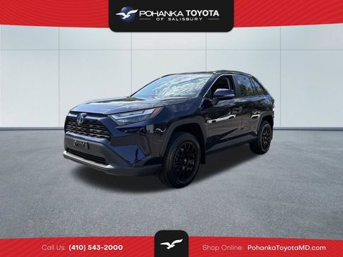 Used 2024 Toyota RAV4 XLE AWD/4WD image 1