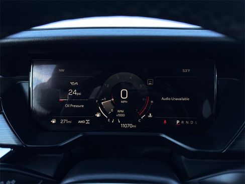 Used 2024 GMC Acadia Elevation image 11