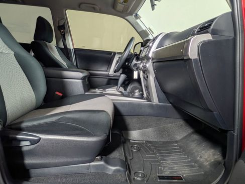 Used 2019 Toyota 4Runner SR5 image 12