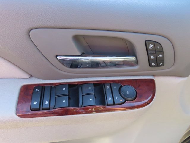 Used 2010 Chevrolet Avalanche LTZ AWD/4WD image 18