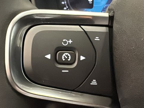 Used 2026 Volvo XC40 B5 Ultra w/ Protection Package Premier image 13