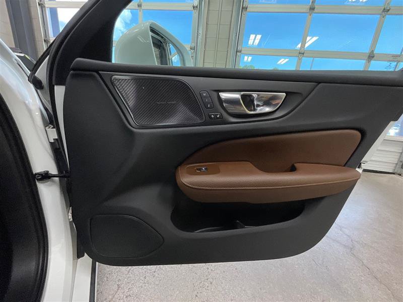 Used 2021 Volvo S60 T8 Inscription AWD/4WD image 28