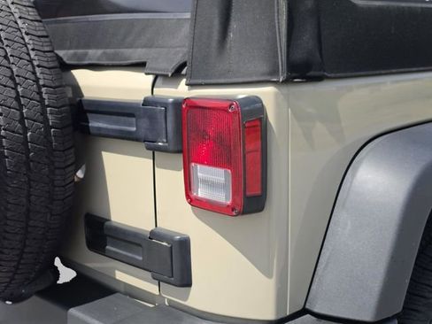 Used 2017 Jeep Wrangler Unlimited Sport w/ Quick Order Package 24S AWD/4WD image 35