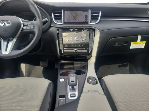 New 2025 INFINITI QX55 Essential image 11