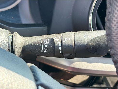 Used 2018 Toyota Tacoma SR5 RWD image 17
