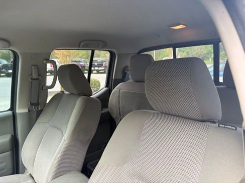 Used 2017 Nissan Frontier SV AWD/4WD image 6