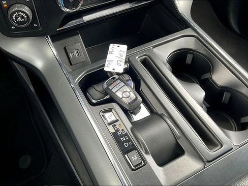 Used 2022 Ford F150 Lariat image 11