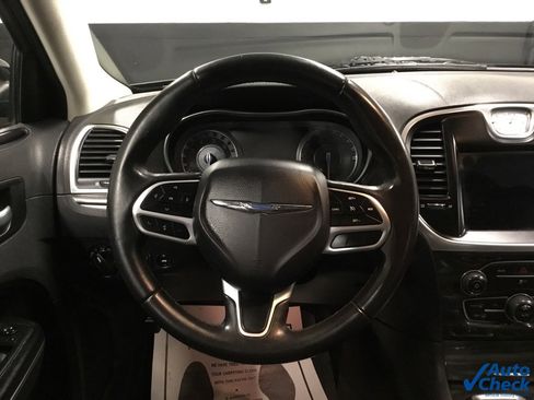 Used 2018 Chrysler 300 Touring w/ Sport Appearance Package image 43