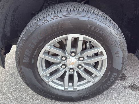 Used 2024 Chevrolet Colorado LT AWD/4WD image 15