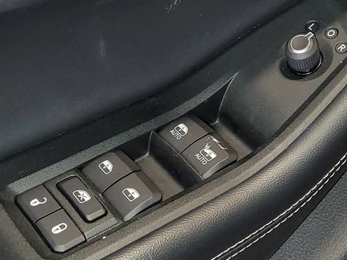 Used 2021 Jeep Grand Cherokee L Laredo image 27