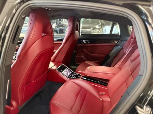Used 2018 Porsche Panamera 4S w/ Premium Package Plus AWD/4WD image 15