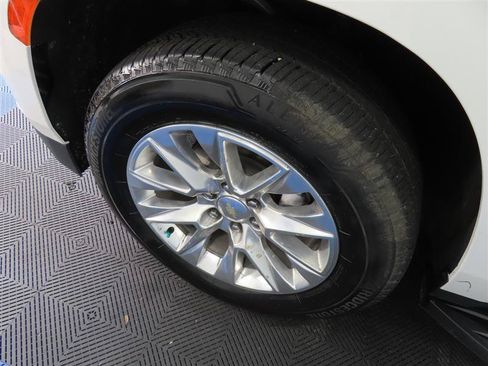 Used 2023 Chevrolet Tahoe Premier RWD image 6