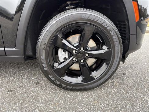 New 2025 Jeep Grand Cherokee L Altitude image 14