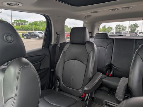 Used 2017 GMC Acadia Limited SLT AWD/4WD image 12