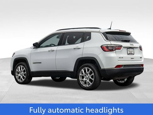Used 2023 Jeep Compass Latitude AWD/4WD image 5