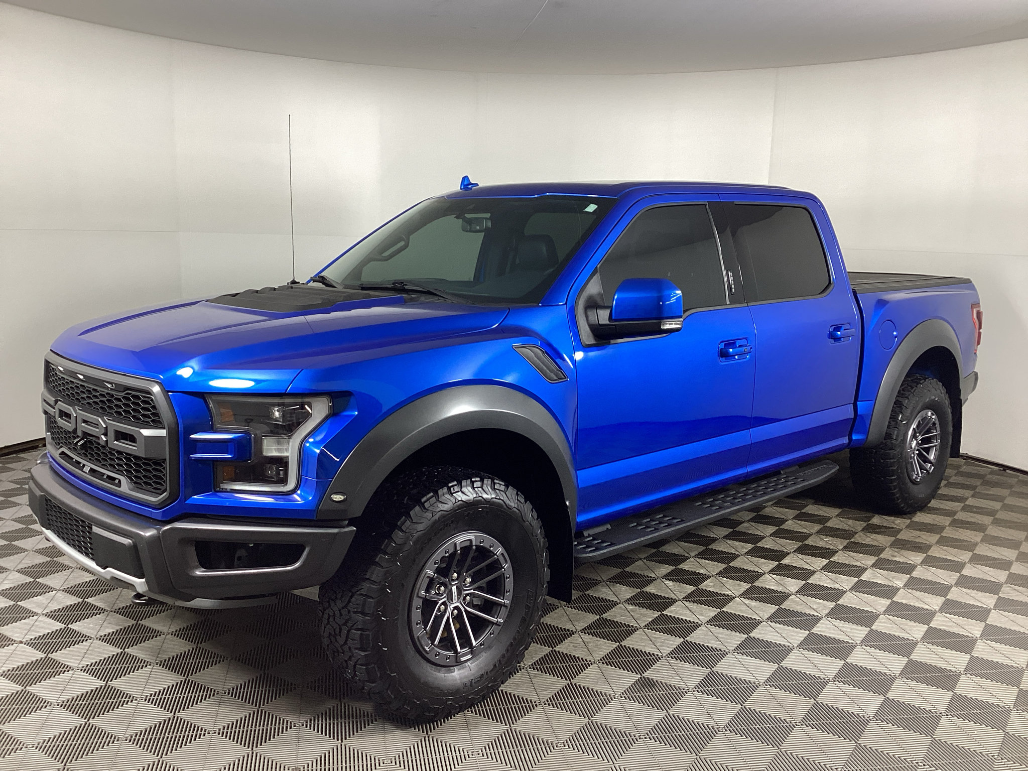 Used 2019 Ford F150 Raptor w/ Equipment Group 802A Luxury AWD/4WD image 7