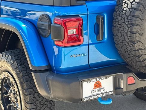 Used 2023 Jeep Wrangler Unlimited Rubicon 4xe AWD/4WD image 5