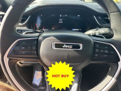 Used 2024 Jeep Grand Cherokee L Altitude AWD/4WD image 22