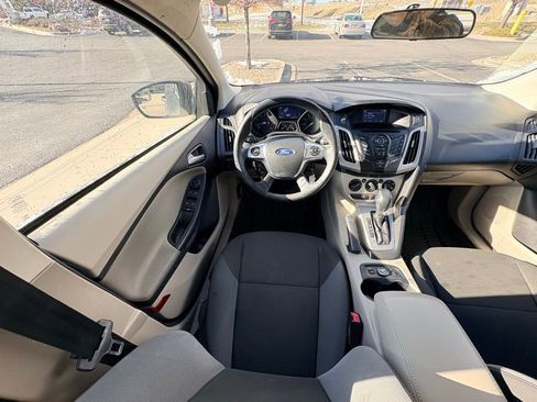 Used 2014 Ford Focus SE w/ SE Winter Package image 15