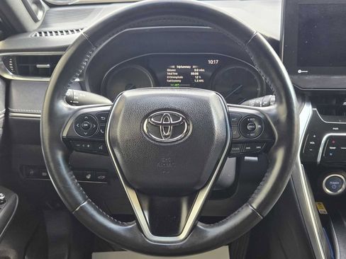 Used 2021 Toyota Venza Limited image 18