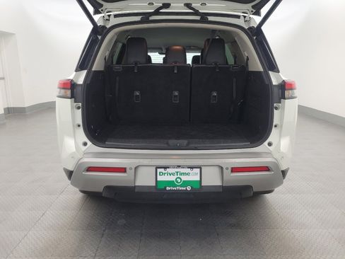 Used 2022 Nissan Pathfinder SL AWD/4WD image 29