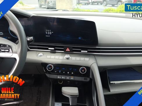 Used 2024 Hyundai Elantra SEL FWD image 26