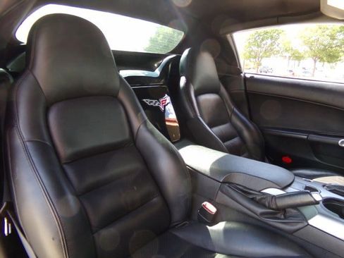 Used 2006 Chevrolet Corvette Convertible w/ Preferred Equipment Group RWD image 29