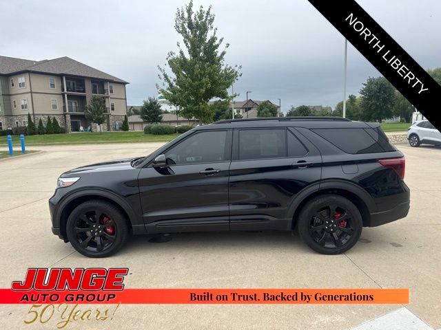 Certified 2023 Ford Explorer ST w/ Technology Package AWD/4WD image 4