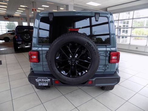 Certified 2025 Jeep Wrangler Unlimited Sahara w/ Safety Group AWD/4WD image 7