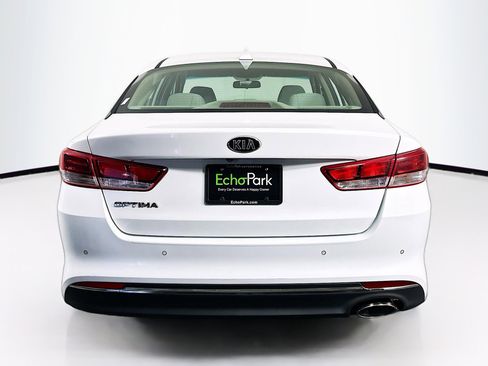 Used 2018 Kia Optima LX w/ 17" Alloy Wheels Package image 7