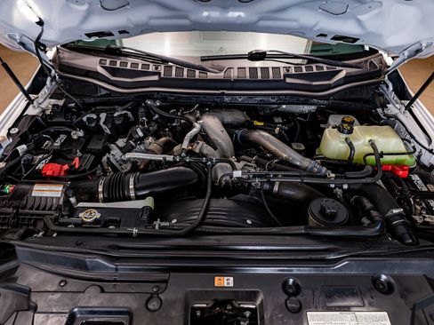 Used 2020 Ford F450 Platinum w/ FX4 Off-Road Package image 32