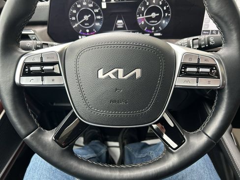 Used 2025 Kia Telluride SX w/ SX Captain's Chair Package AWD/4WD image 25