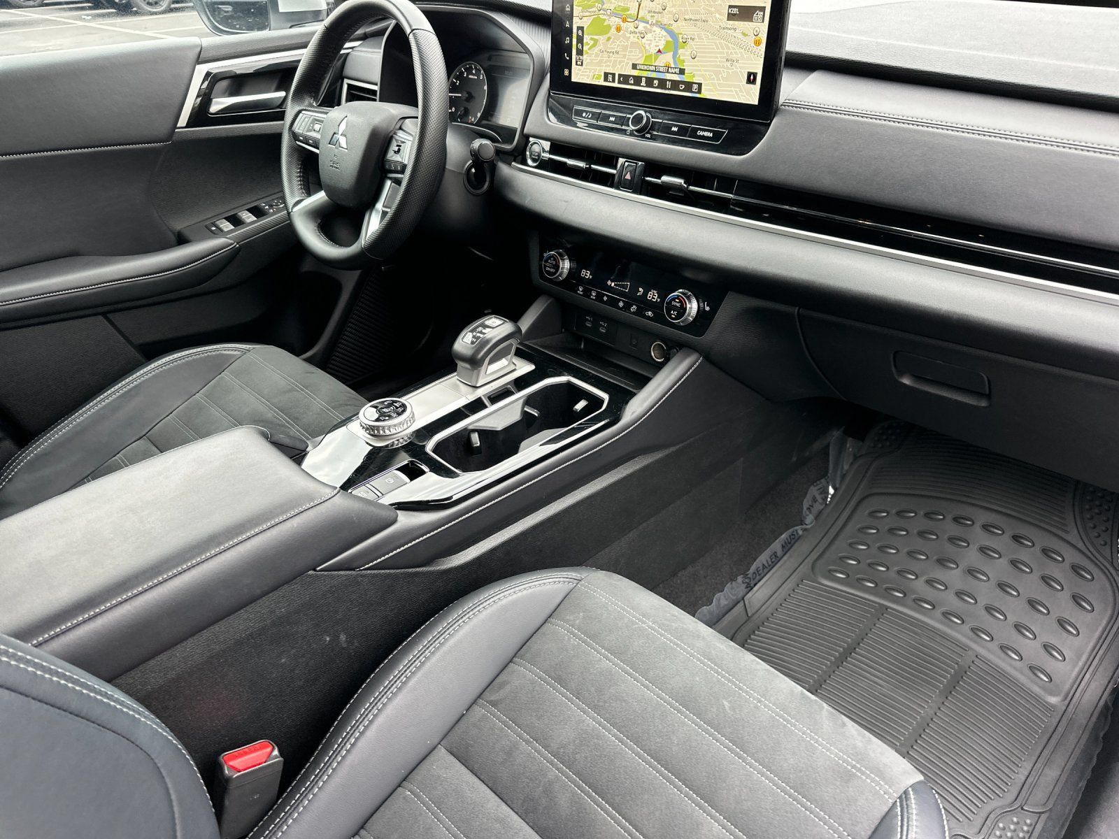 Used 2025 Mitsubishi Outlander SE FWD image 16