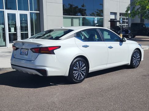 Used 2023 Nissan Altima 2.5 SV FWD image 5