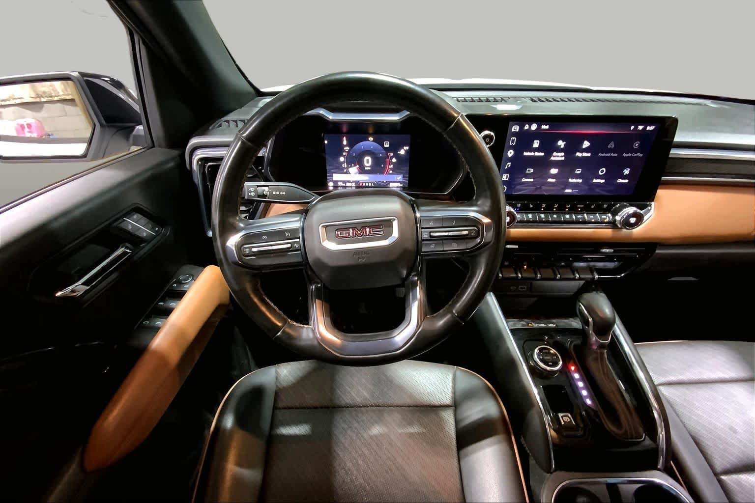 Used 2023 GMC Canyon AT4 w/ AT4 Premium Package AWD/4WD image 6