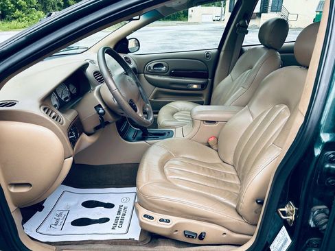 Used 1999 Chrysler 300M FWD image 15