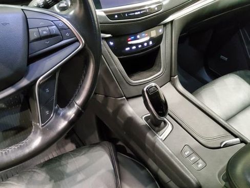 Used 2019 Cadillac XT5 Luxury image 11