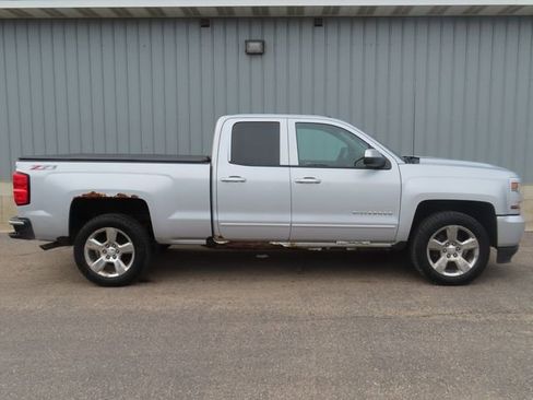 Used 2016 Chevrolet Silverado 1500 LT w/ LT Convenience Package AWD/4WD image 2