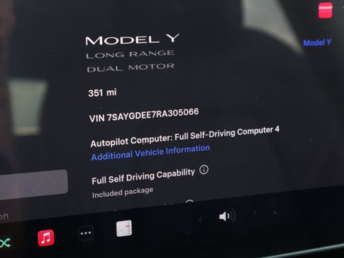 Used 2024 Tesla Model Y Long Range image 24