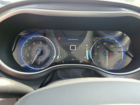 New 2025 Chrysler Pacifica Select AWD/4WD image 16