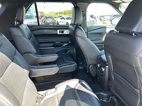 Used 2023 Ford Explorer ST w/ Equipment Group 401A AWD/4WD image 17