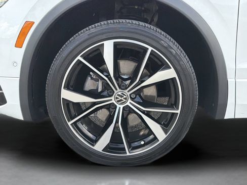 Used 2022 Volkswagen Tiguan SEL R-Line AWD/4WD image 34