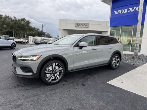 New 2026 Volvo V60 B5 Cross Country Plus w/ Protection Package Premier image 7