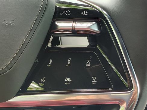 New 2026 Cadillac Vistiq Platinum w/ LPO, Floor Liner Package image 16