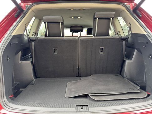 Used 2018 Volkswagen Atlas SE image 32