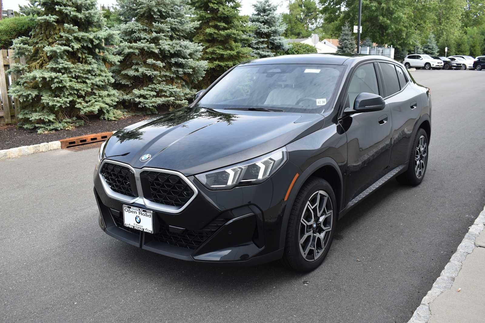 Used 2026 BMW X2 xDrive28i w/ Technology Package AWD/4WD image 3