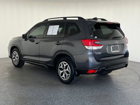 Used 2021 Subaru Forester Premium AWD/4WD image 6