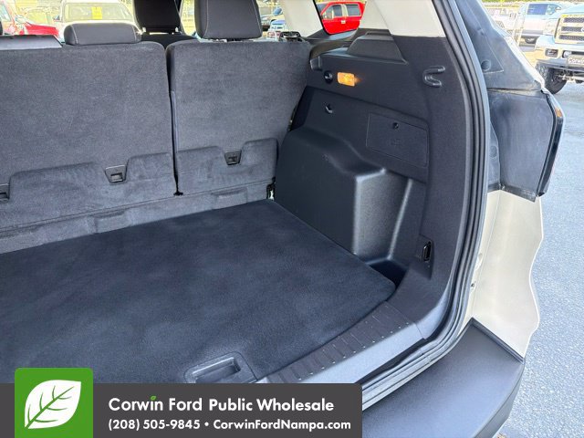 Used 2018 Ford Escape SE w/ SE Sync 3 Package AWD/4WD image 32