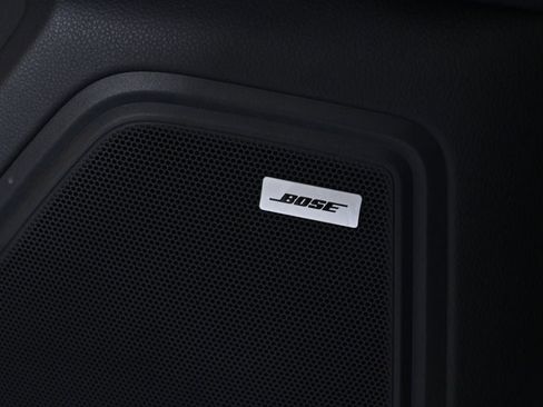 Certified 2022 Porsche Macan AWD/4WD image 21