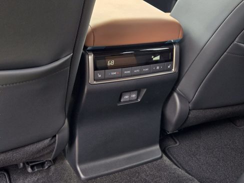 Used 2026 Lexus GX 550 AWD/4WD image 30